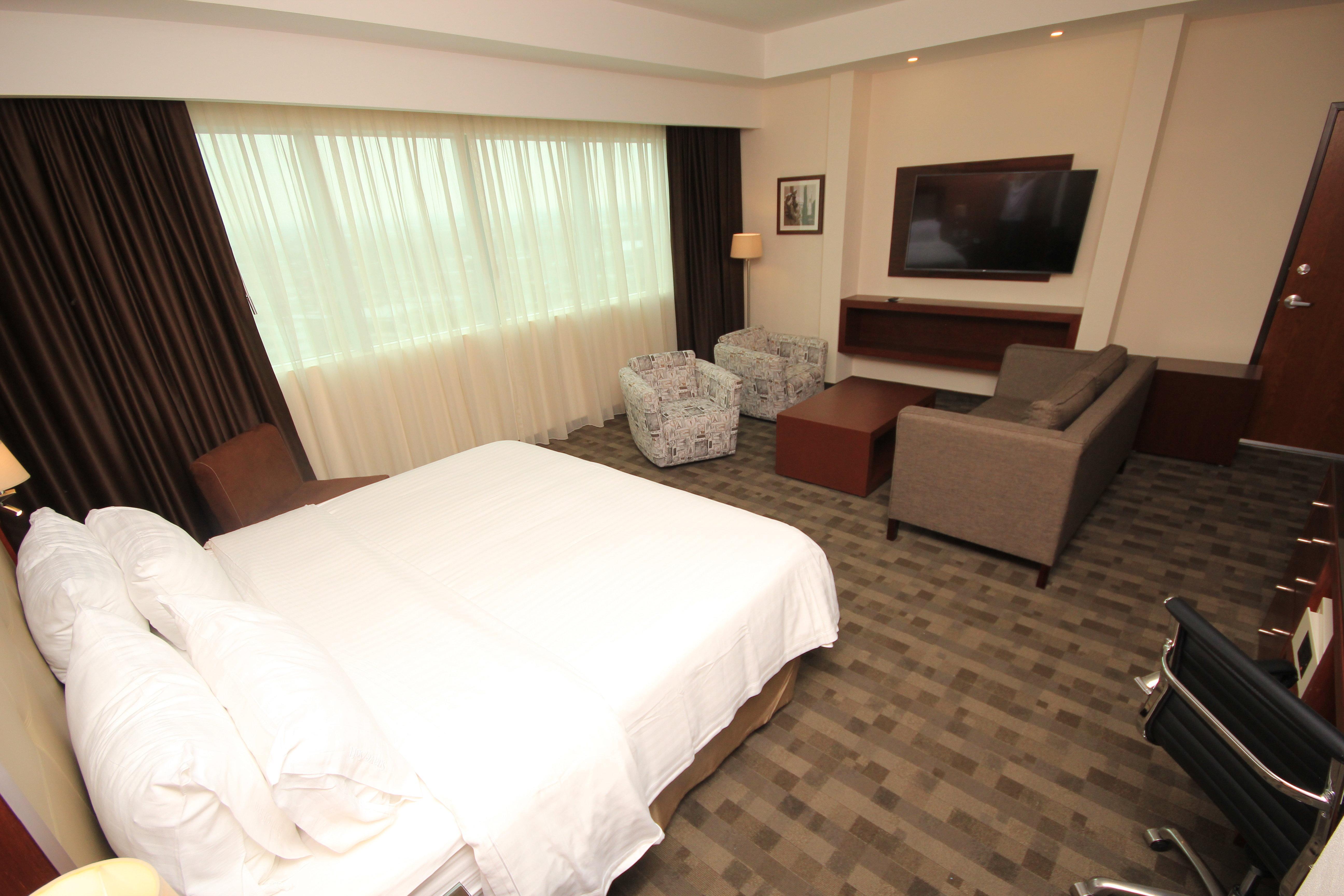 Holiday Inn & Suites Plaza Mayor By Ihg Leon Luaran gambar
