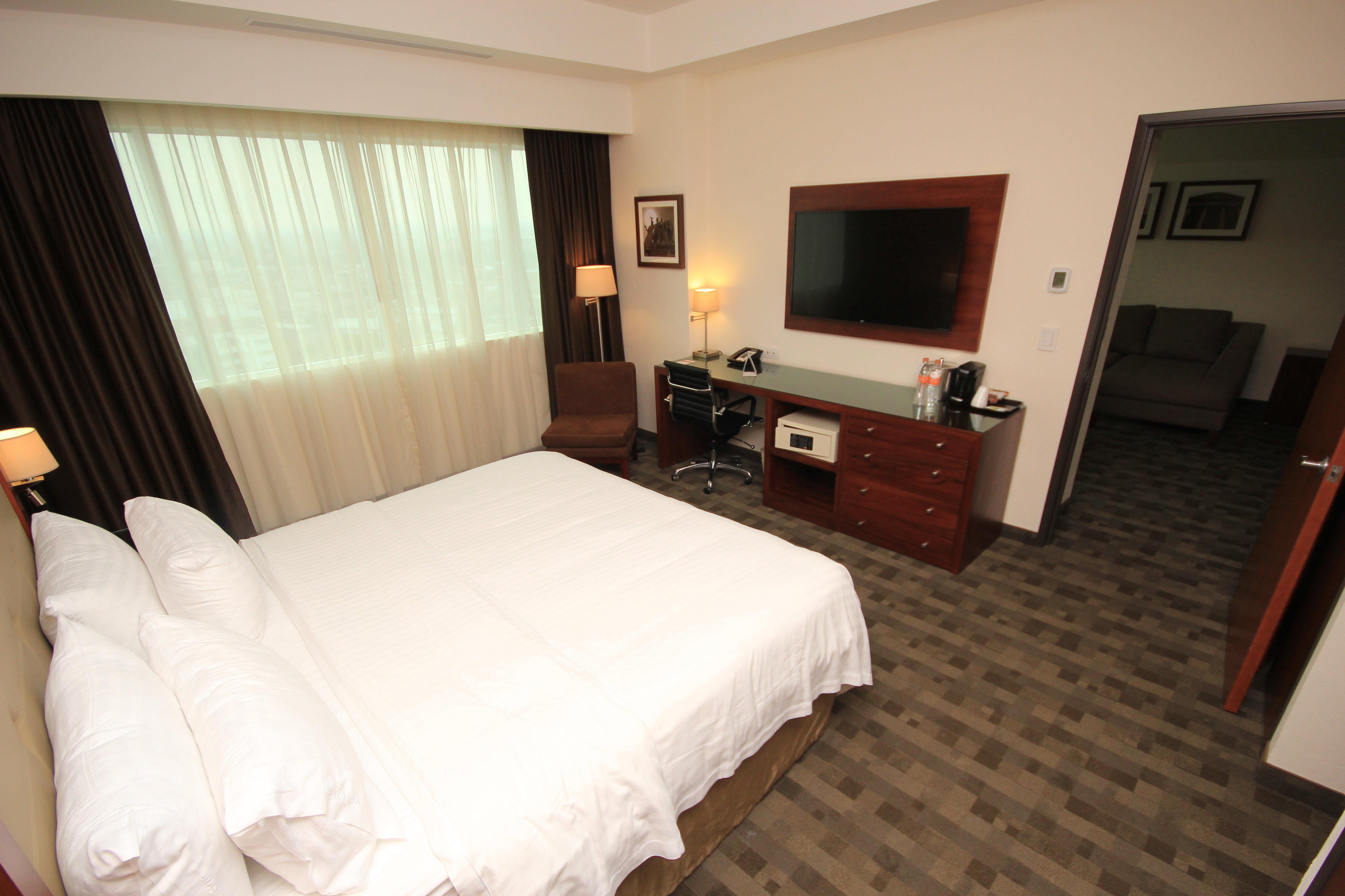 Holiday Inn & Suites Plaza Mayor By Ihg Leon Luaran gambar